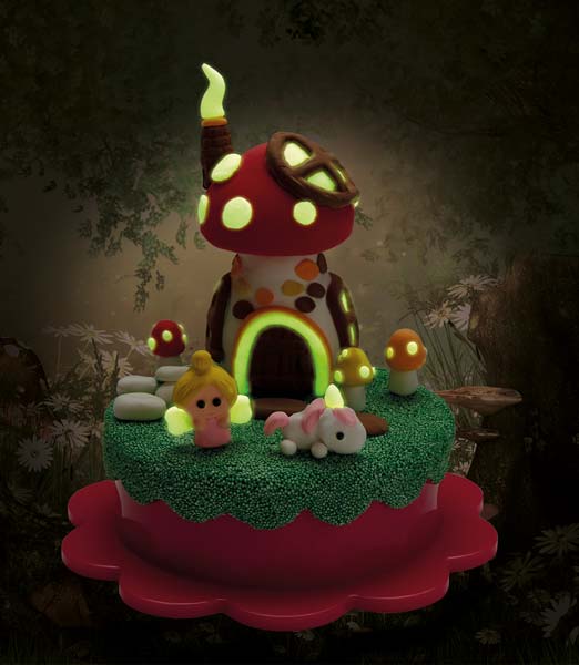 The completed keepsake box with a magical toadstool home design.