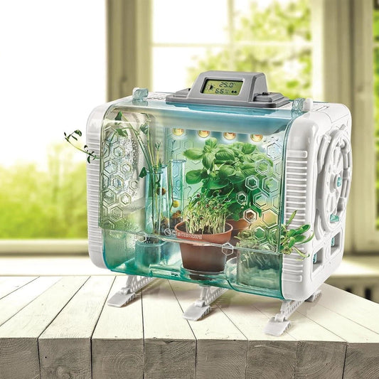 Clementoni HI-TECH Greenhouse life style picture