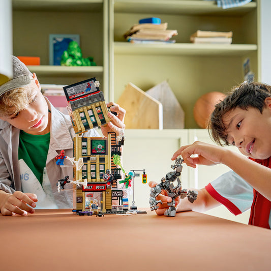 LEGO Marvel 76342 Spider-Man vs. Mysterio: The Daily Bugle Lifestyle Picture