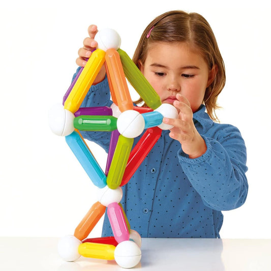 girl playin with smartmax xl pieces