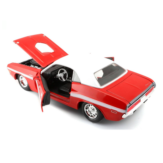 Maisto 1:24 1970 Dodge Challenger R/T Coupe rear view