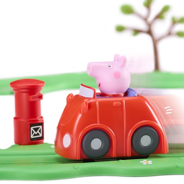 Peppa Pig Whizz-Around Peppa's Little Red Car Set – product image 4