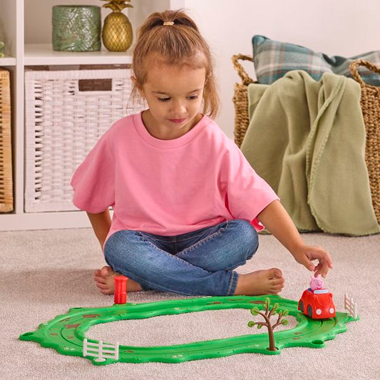 Peppa Pig Whizz-Around Peppa's Little Red Car Set – product image 2