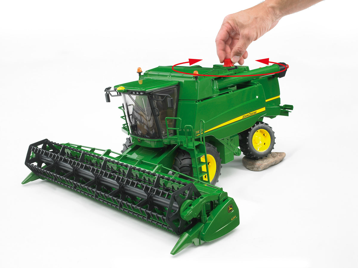 Bruder 02132 John Deere T670i Combine Harvester product image 3