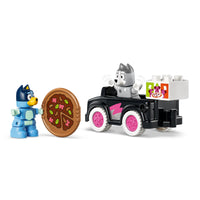 LEGO DUPLO 10469 Bluey Pizza Girls with Muffin and Bluey – detail