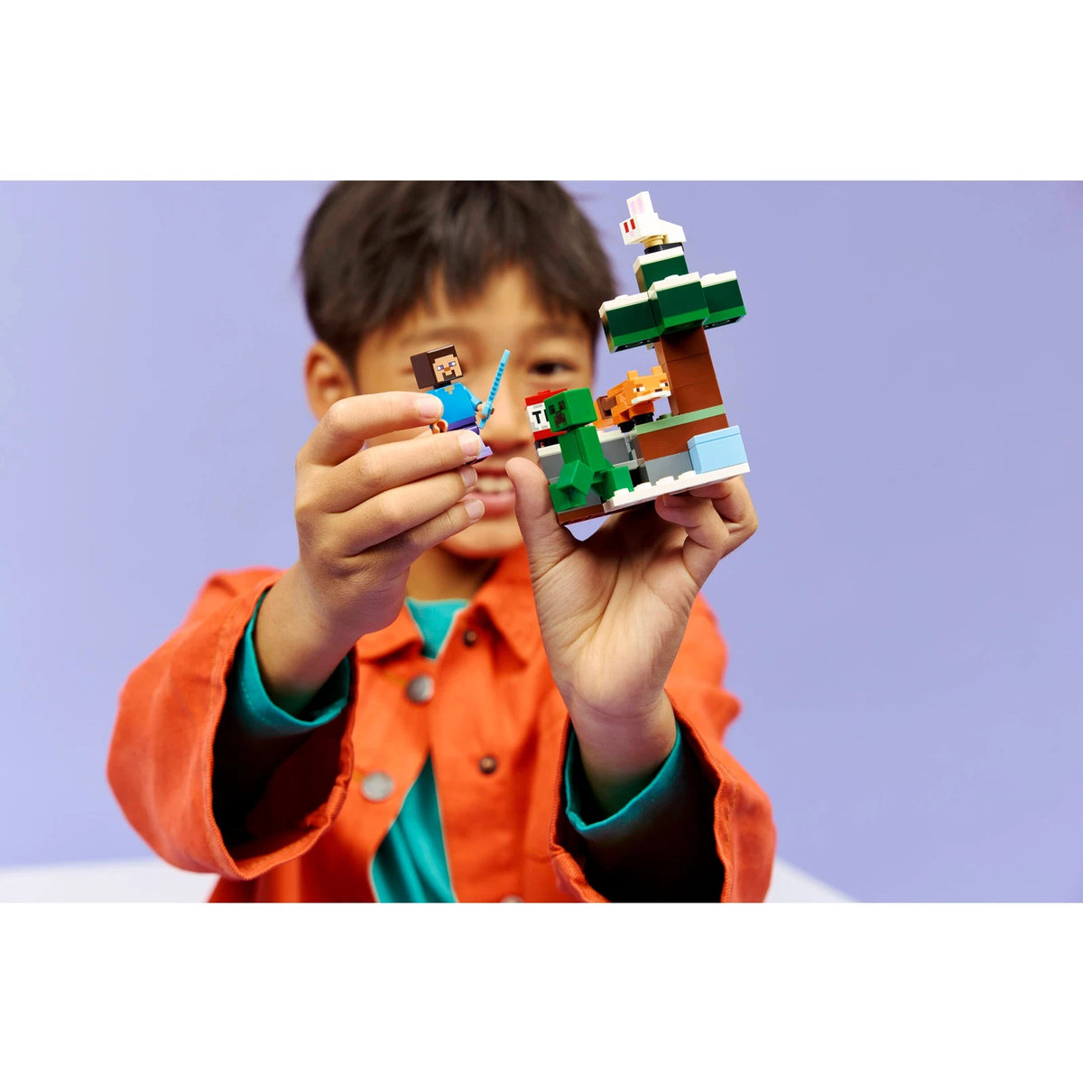 LEGO Minecraft 21583 Steve's Taiga Adventure – play view