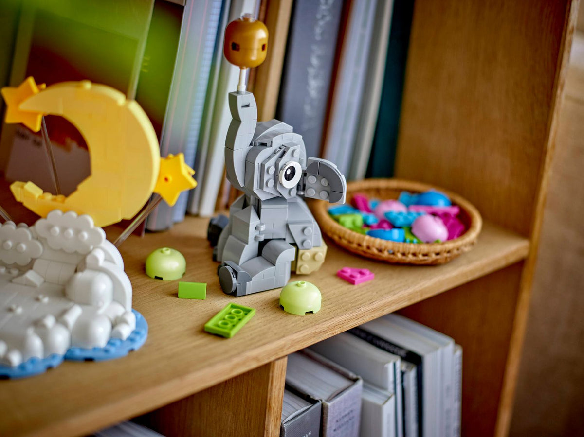 Toys at Foys - LEGO 40814 Baby Elephant in the Sky - display setting 1