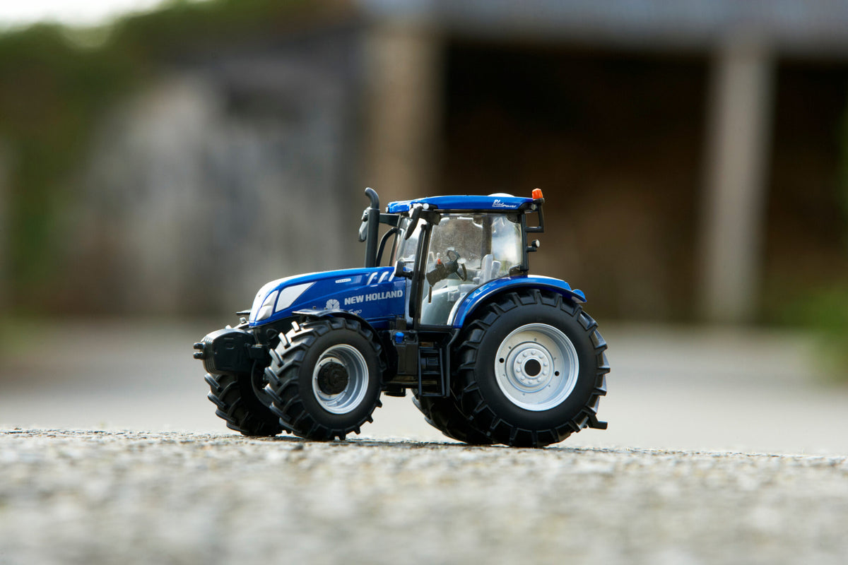 Britains New Holland T6.180 Blue Power Tractor