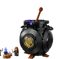 Toys at Foys - LEGO Harry Potter 76464 Cauldron: Secret Potions Classroom - built model