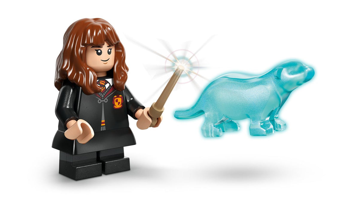 Toys at Foys - LEGO Harry Potter 76464 Cauldron: Secret Potions Classroom - model detail 5