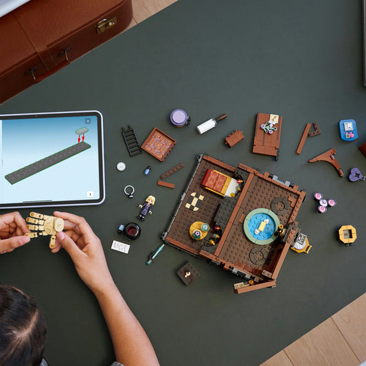 Thing's apartment lego set and box