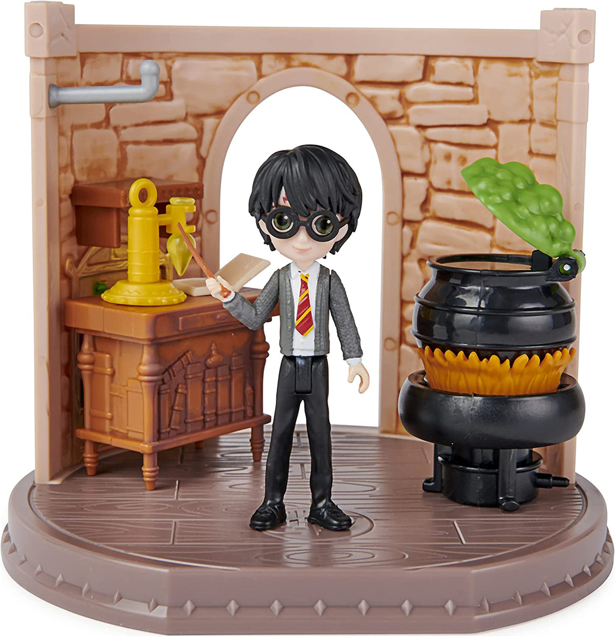 Wizarding World Magical Minis Potions Classroom with Exclusive Harry Potter Figure and Accessories