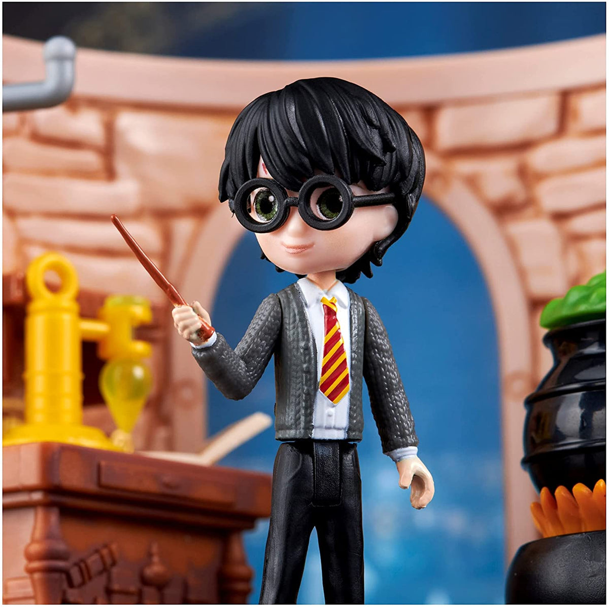 Wizarding World Magical Minis Potions Classroom with Exclusive Harry Potter Figure and Accessories