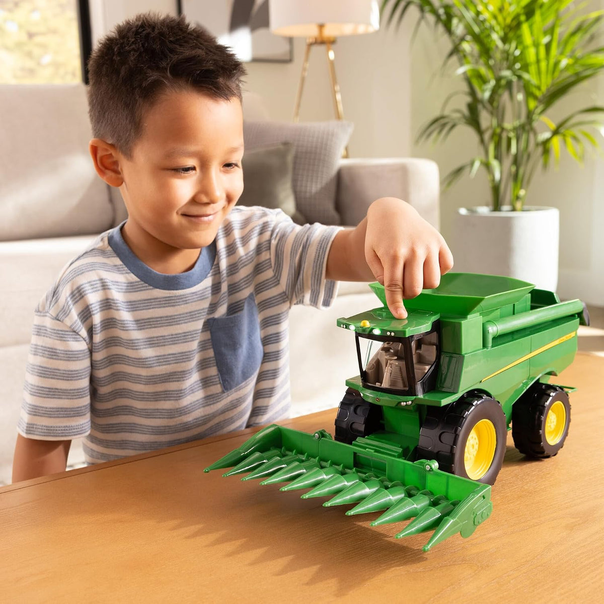 John Deere Kids Lights and Sounds combine harvester toy – view 5