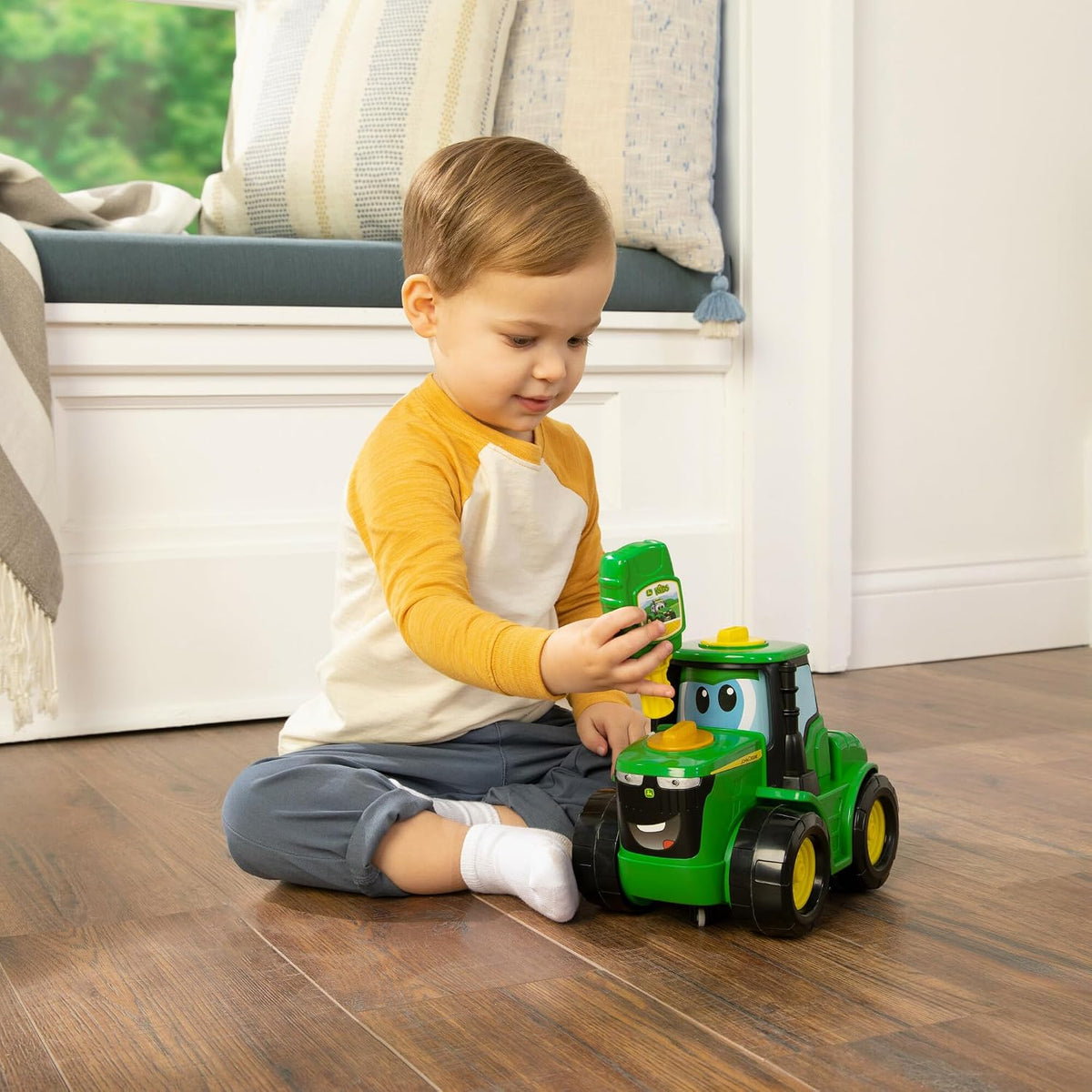 John Deere Key 'n Go Johnny Tractor with key – view 2