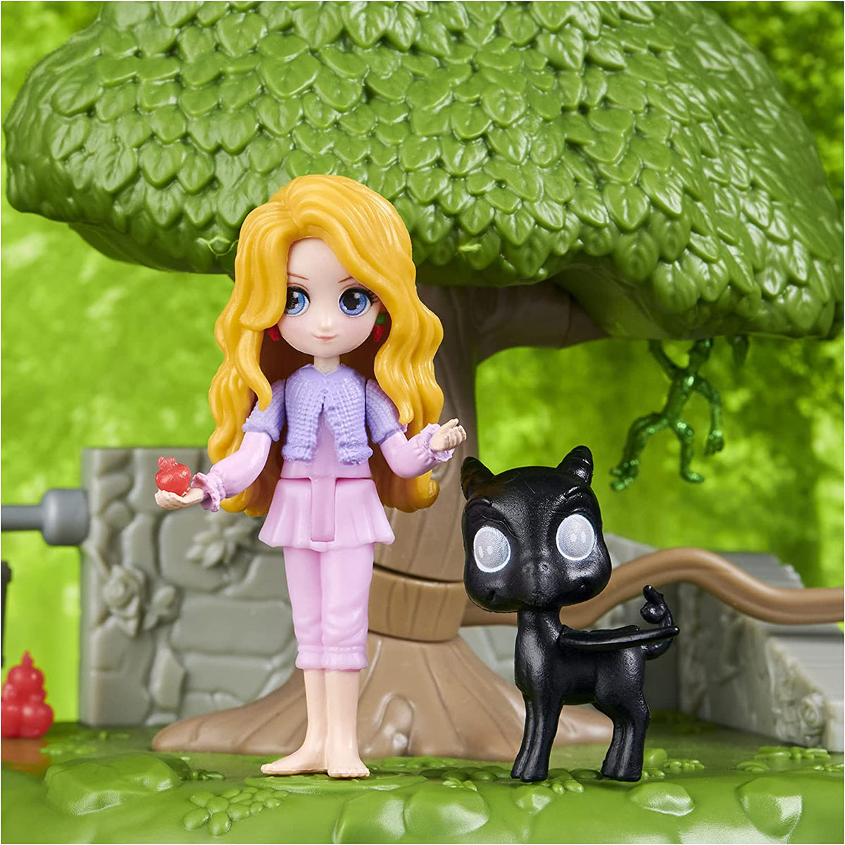 Wizarding World Magical Minis Care of Magical Creatures Playset with Exclusive Luna Lovegood Figure and Accessories