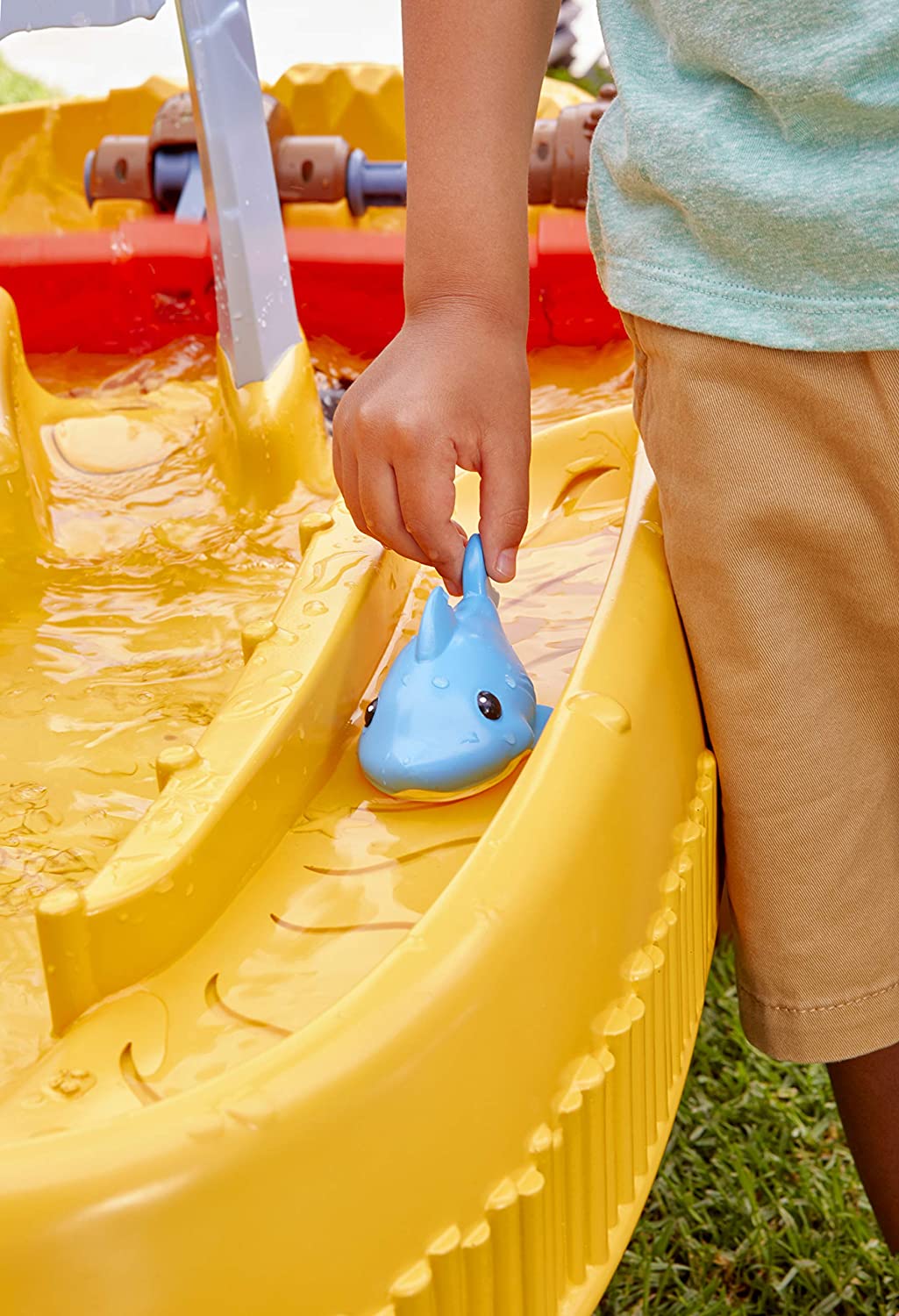 Little Tikes Island Wavemaker Water Table Playset