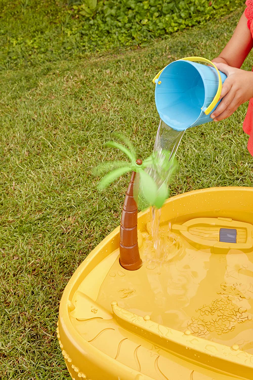 Little Tikes Island Wavemaker Water Table Playset