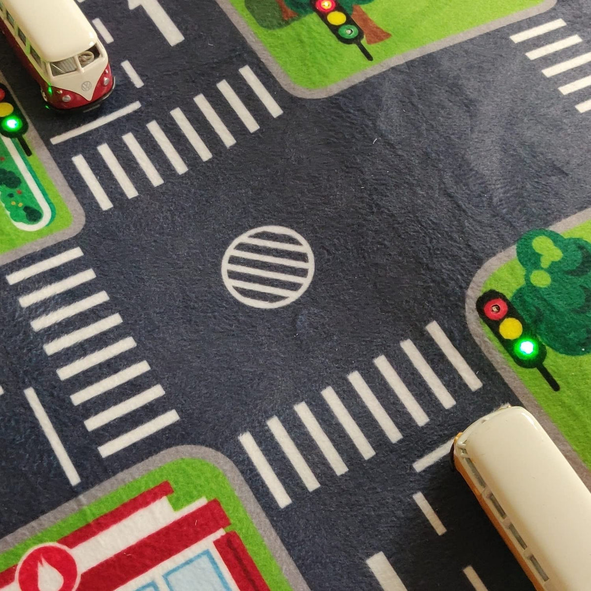 Kids Globe Traffic Mat with Led Traffic Lights