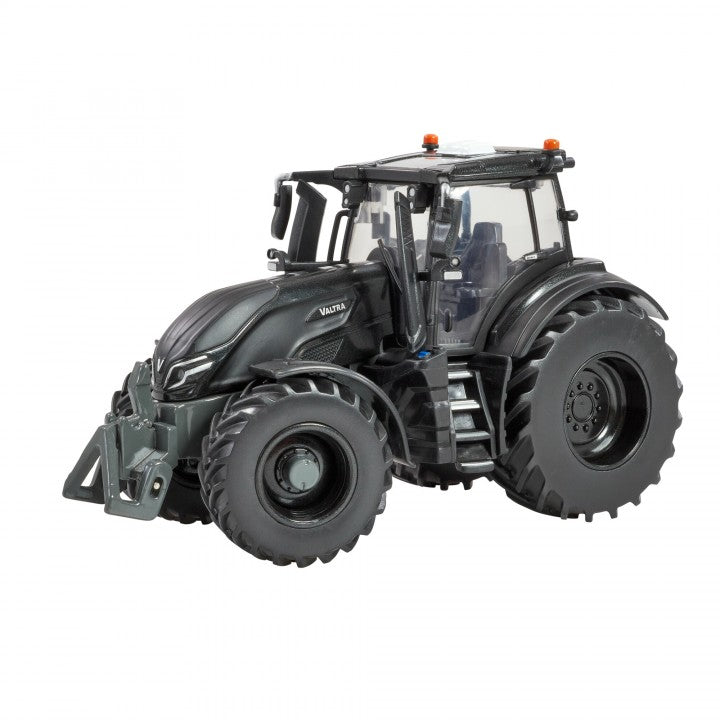 Britains 1:32 Valtra Q305 Tractor