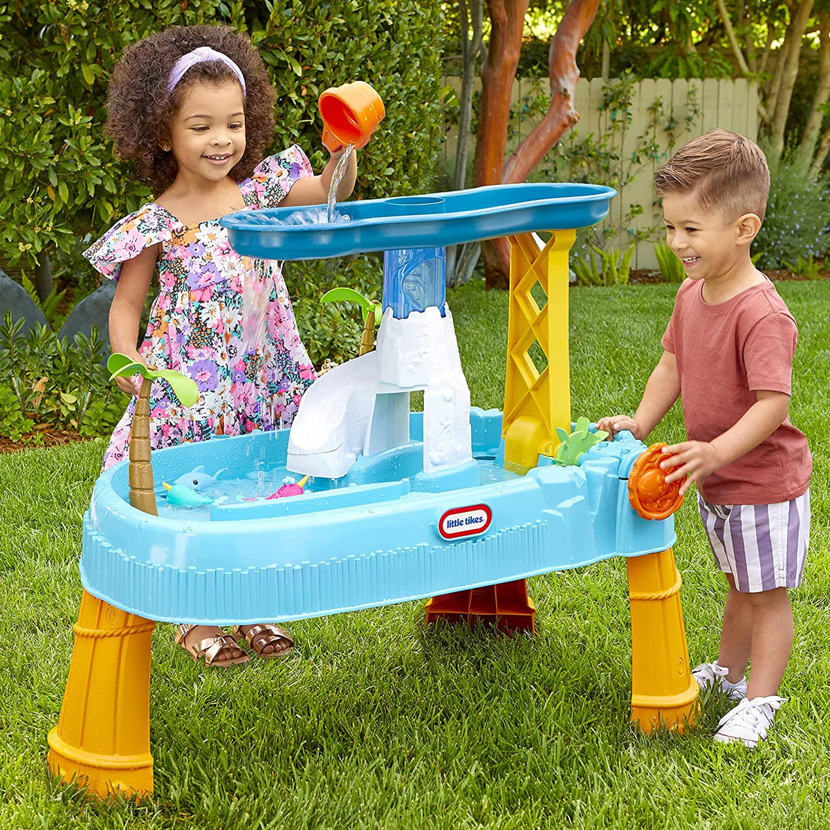 Little Tikes Island Wavemaker Water Table Playset