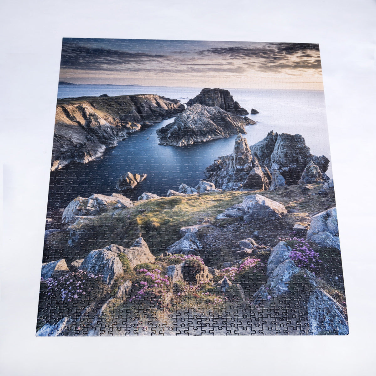 Gosling Games Sundown at Malin Head 1000 piece jigsaw puzzle showing sunset over the Donegal coast – detail 3