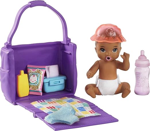 Barbie Skipper Babysitters has a unique color-change feature for the bottom, allowing children to play potty training.
