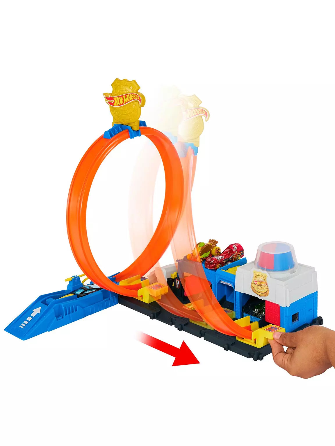 Launch, refuel, and race through the City Super Police Station playset for non-stop Hot Wheels excitement.
