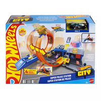 Drive into action with the City Super Police Station and launch thrilling races with a die-cast police car.
