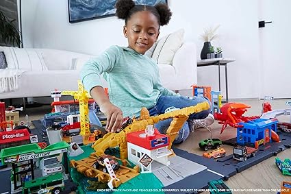 Your child will love the Hot Wheels City Downtown Car Park, a garage with ramps and a lift that brings a new dimension to their Hot Wheels collection.
