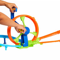 Crank, launch, and race with the Hot Wheels Action Turbine Challenge Playset.
