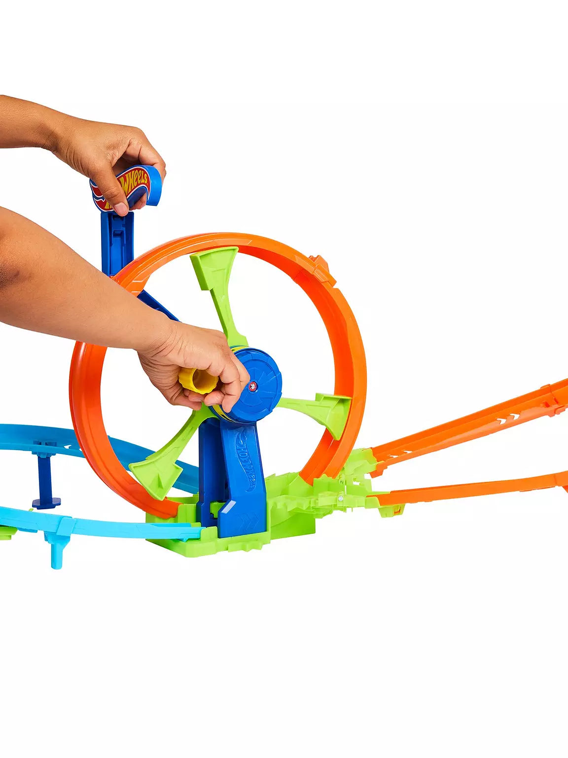 Crank, launch, and race with the Hot Wheels Action Turbine Challenge Playset.
