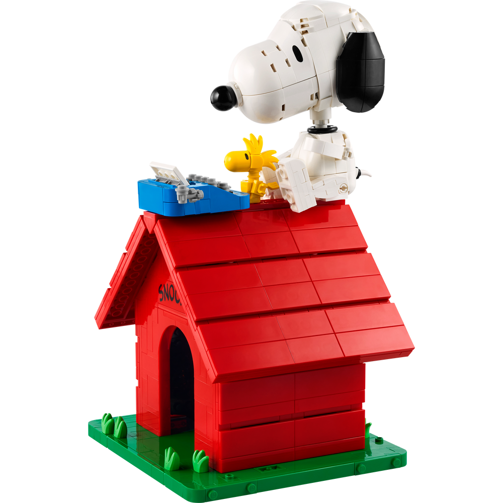 LEGO Ideas 21368 Peanuts Snoopy's Doghouse main product photo