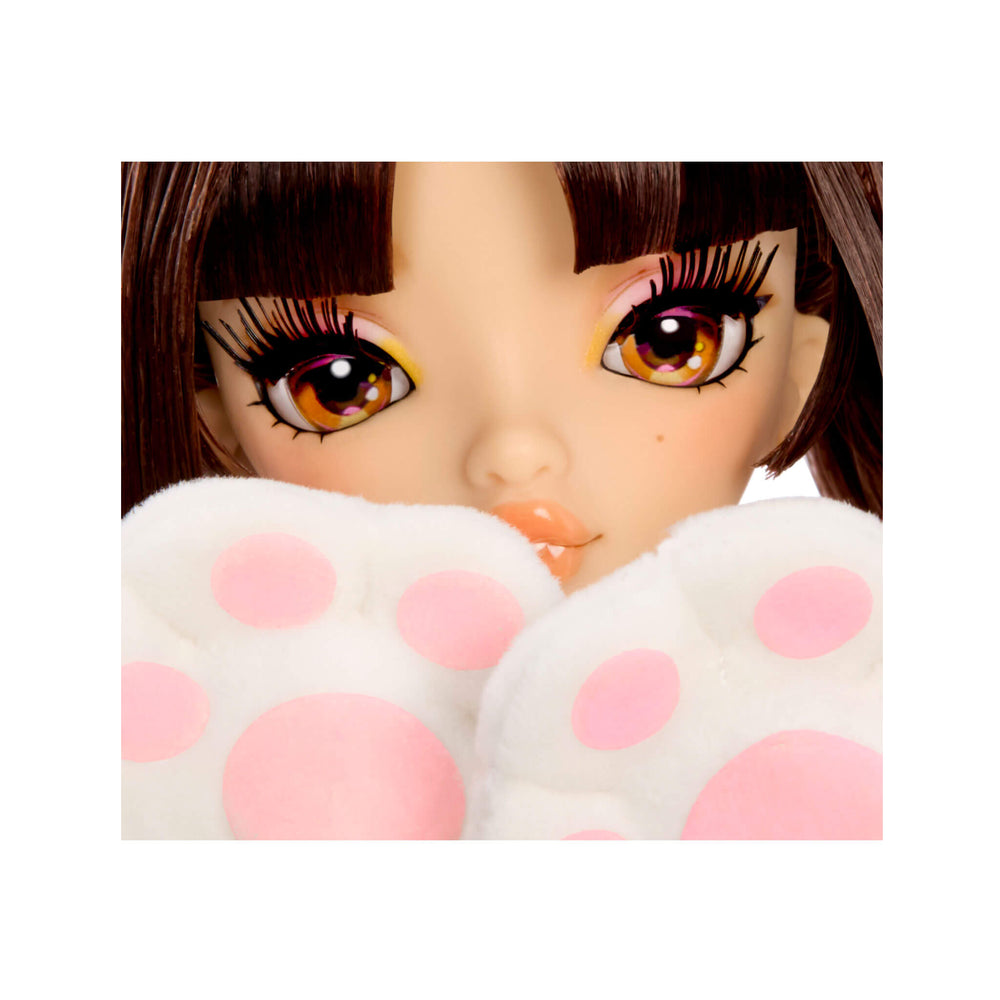 MGA Mirror Mi Akiko Kittyama Fashion Doll product photo 5