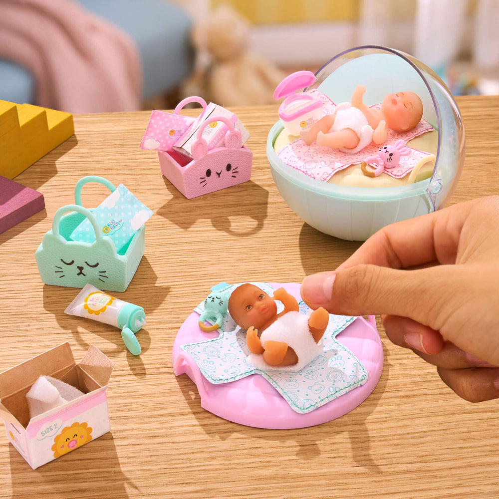 Miniverse Make It Mini Real Baby Nurture Mini Collectible product photo 5