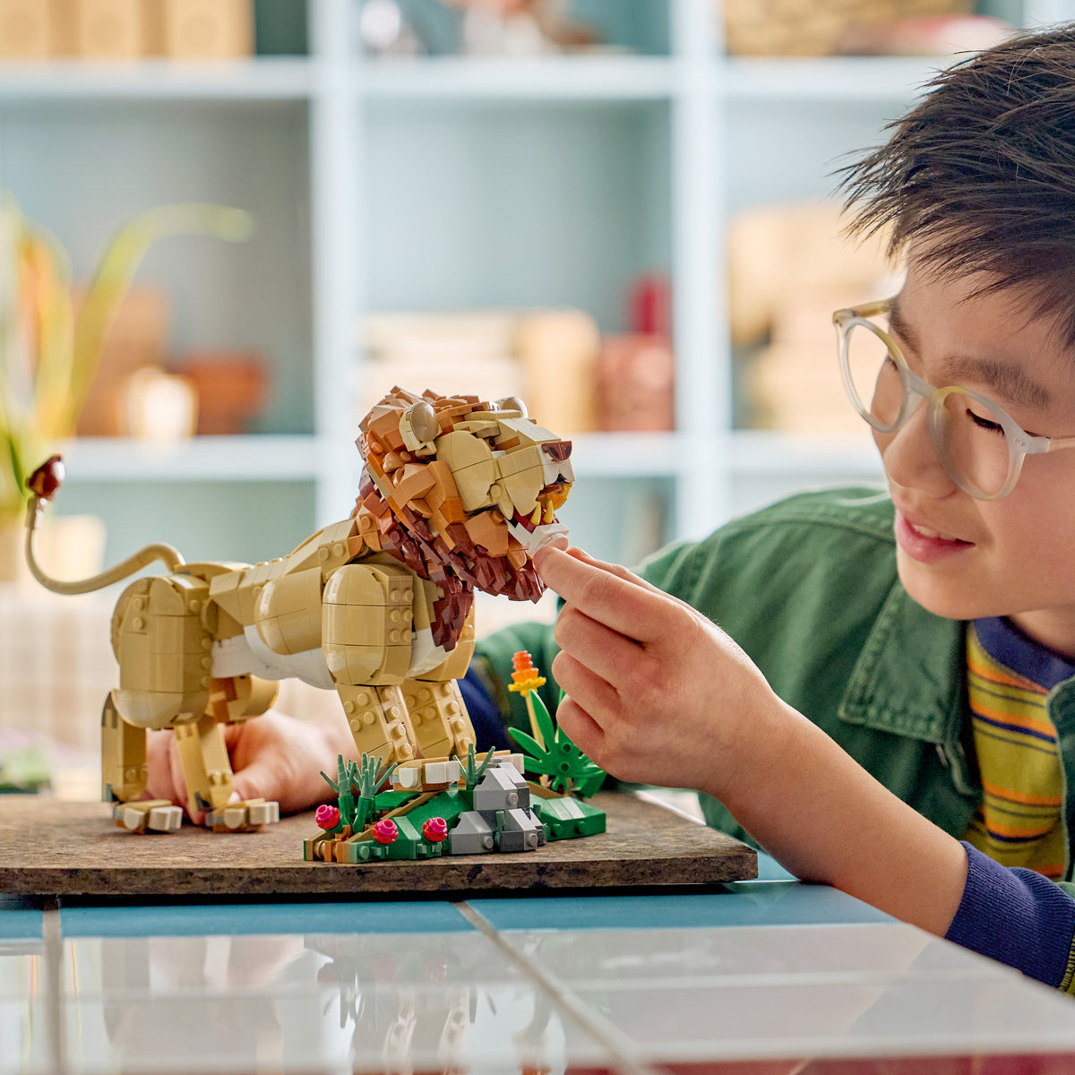LEGO CREATOR 3in1 31386 Wild Animals: Majestic Lion - Lifestyle Picture