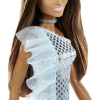 close up of dress on barbie glitz doll 