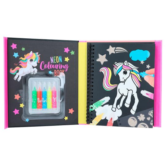 unicorn page of unicorn colouring book 