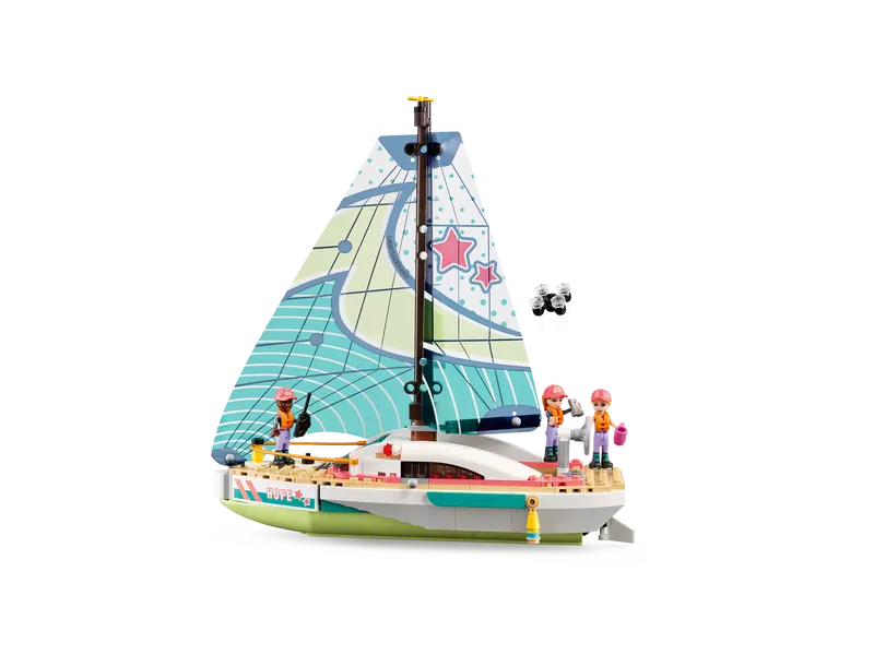 LEGO® Friends 41716 Stephanie sailing boat with minifigure characters for imaginative play.