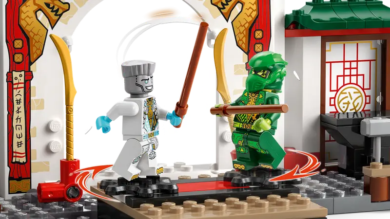 Spinning battle plates in action with LEGO NINJAGO minifigures.