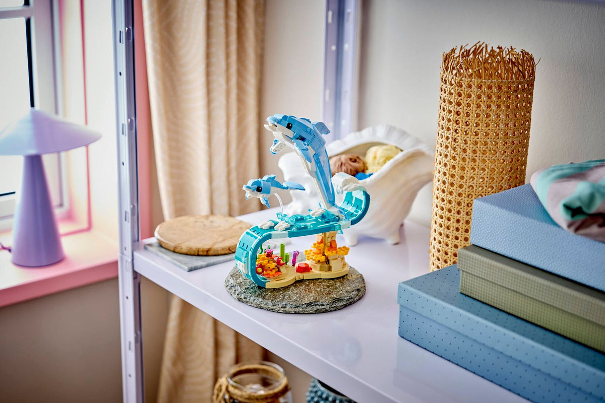 Toys at Foys - LEGO Creator 3in1 31385 Sea Animals: Beautiful Dolphins - display setting 3