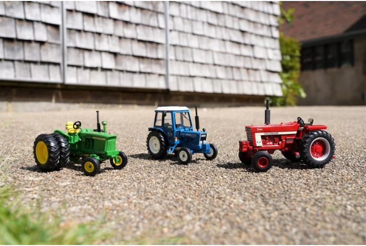 Britains John Deere 4020 (with dual rear wheels)