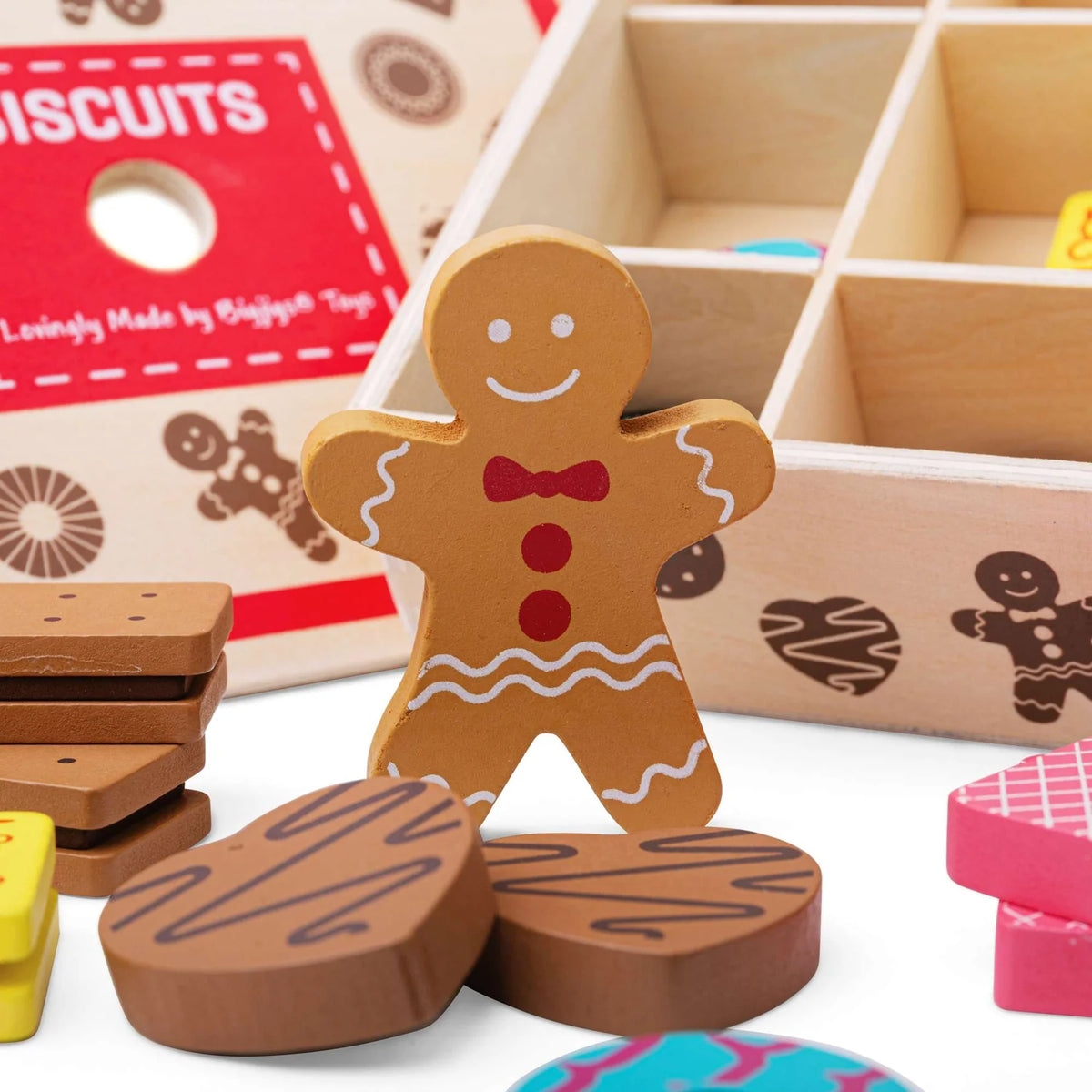 16x colourful wooden biscuits