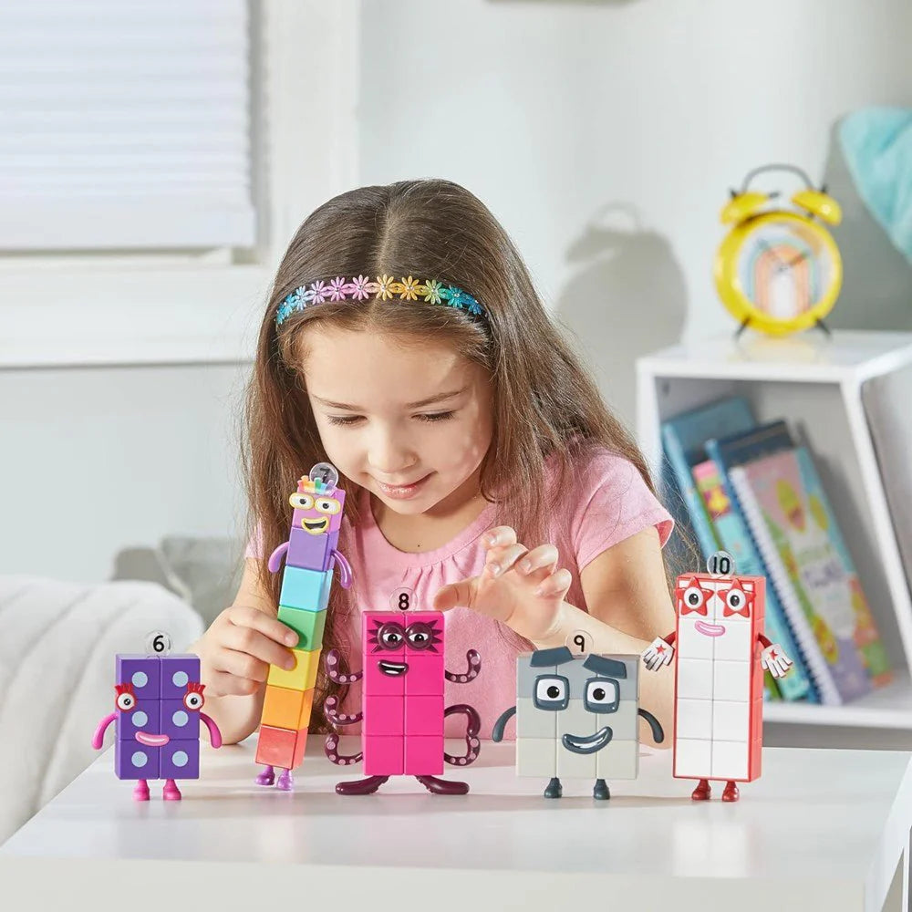 Encourages counting, storytelling and imaginative role play.