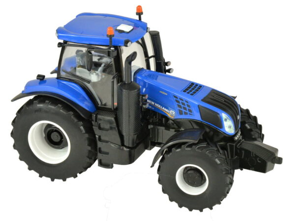 Britains New Holland T8 Tractor