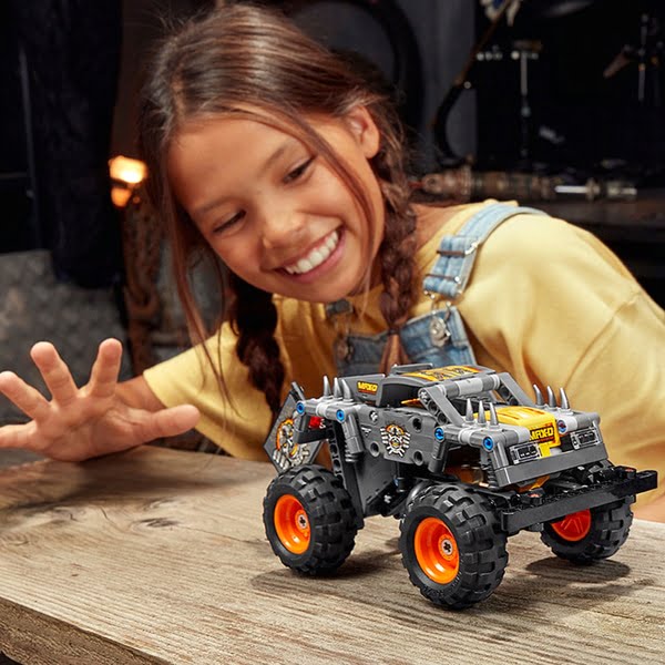 LEGO 42119 Technic Monster Jam Max-D Truck 2 in 1 Set