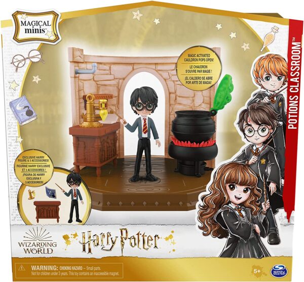 Wizarding World Magical Minis Potions Classroom with Exclusive Harry Potter Figure and Accessories