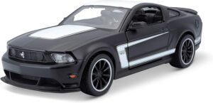 Maisto 1:24 Dull Black Ford Mustang